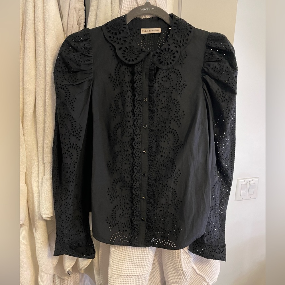 Ulla Johnson black top!